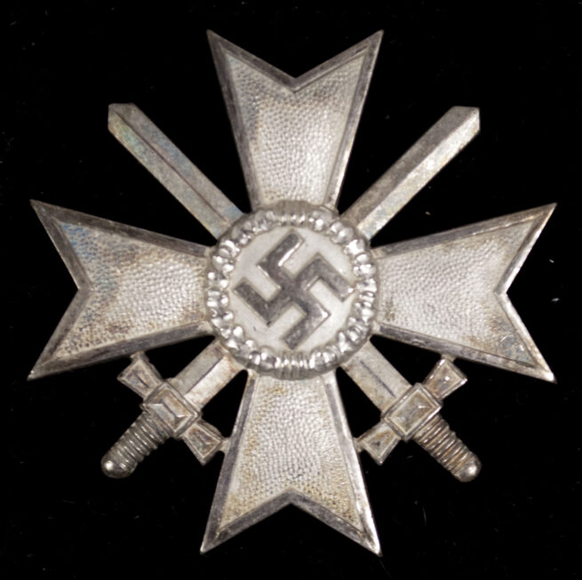 Kriegverdienstkreuz-erster-Klasse-mit-Etui-War-Merit-Cross-first-class-with-case-maker-1-Deschler