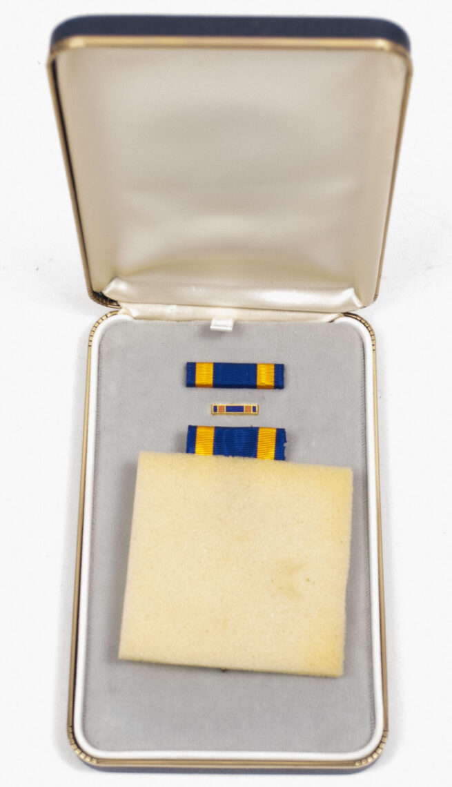 (USA) Airmedal with ribbons and case
