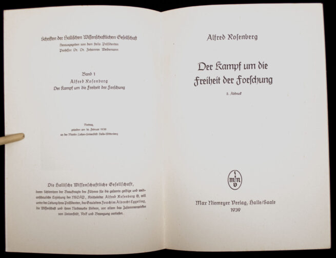 (Brochure) Alfred Rosenberg - Der Kampf um die Freiheit der Forschung (with dutch NSB Driehoek stamp inside) bd.1.
