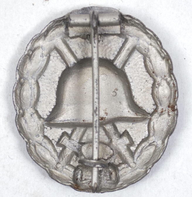 WWII Verwundetenabzeichen im Mattweiss (silver)
