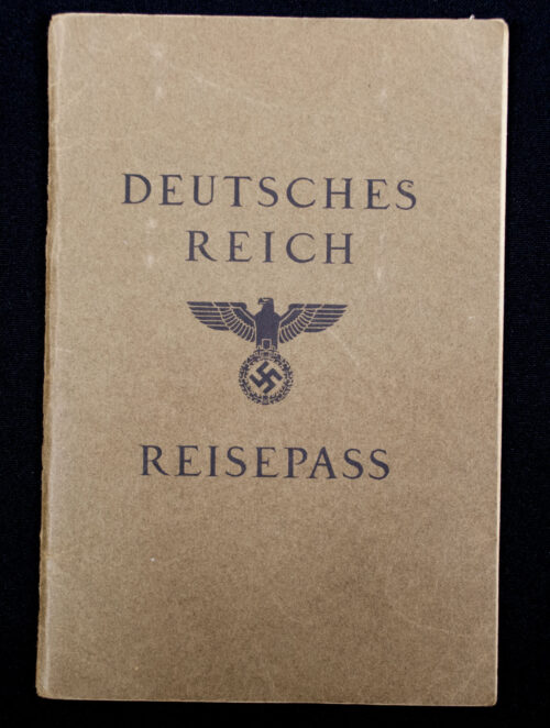 Reissepass with passphoto group 1939