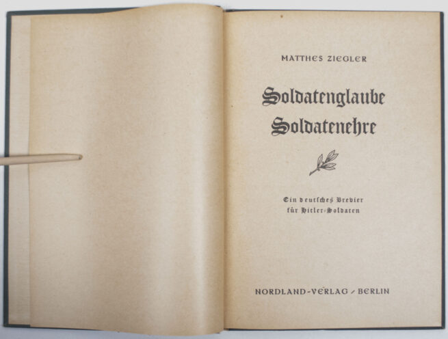(Book) Soldatenglaube, Soldatenehre. Ein deutsches Brevier für Hitler-Soldaten (1939)