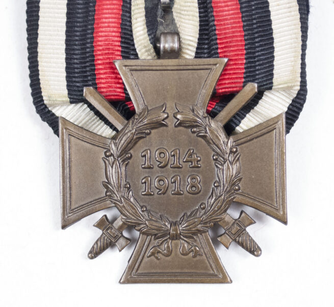 Frontkämpfer Ehrenkreuz single mount medal (maker R.V.25 Pforzheim)