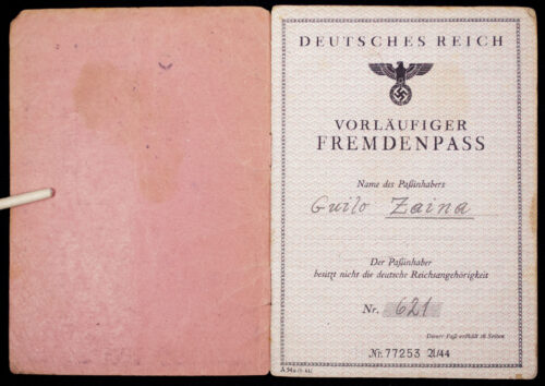 Deutsches Reich Vorläufiger Fremdenpass with passphoto (1945)