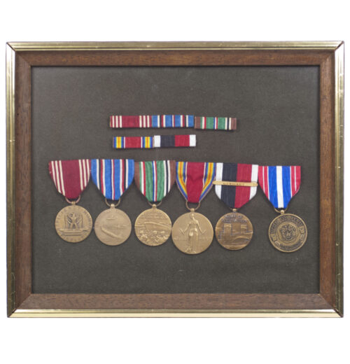 USA - WWII Framed medalgroup (named!)