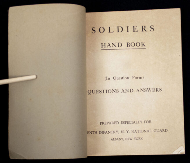 (USA) WWII Soldiers Hand Book (In Question Form) Questions and Answers) (1931)