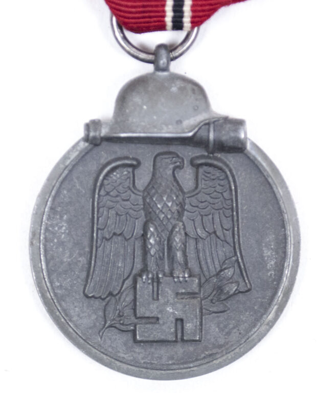 Ostmedaille / Winterschlacht im Osten medaille (maker "127" Moritz Hausch AG)