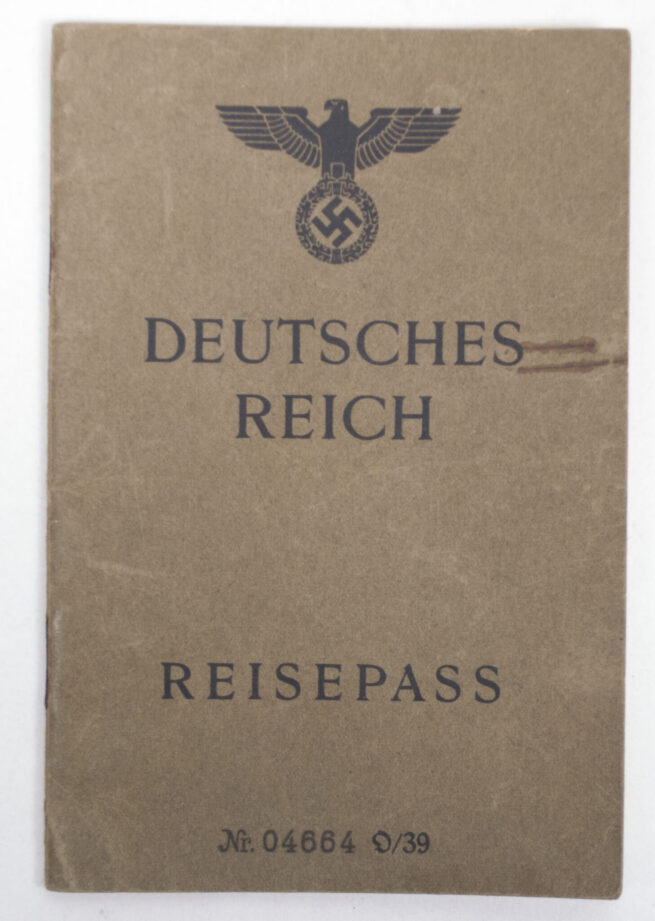 Deutsches Reich Reissepass with passphoto (1941)