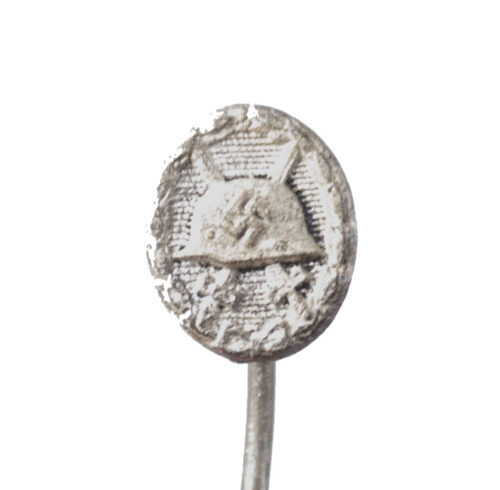 WWII Verwundetenabzeichen in silver miniature stickpin 9 mm.