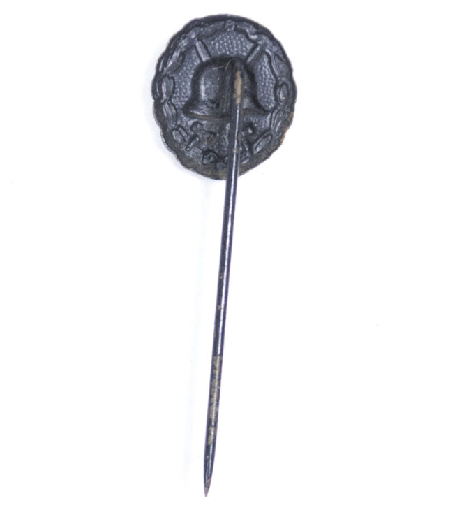 WWI Imperial Verwundetenabzeichen in black miniature stickpin