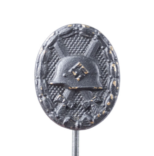 WWI Verwundetenabzeichen in black miniature stickpin Maker L54