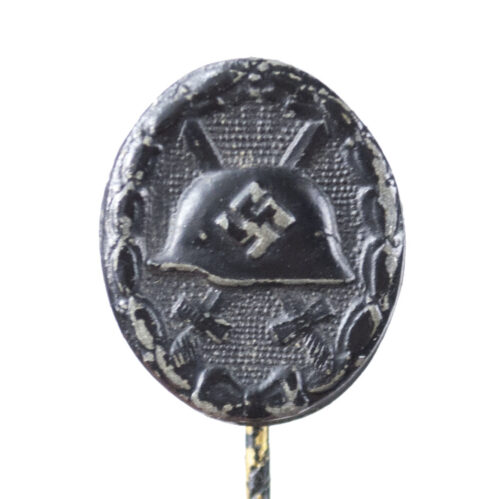 WWI Verwundetenabzeichen in black miniature stickpin