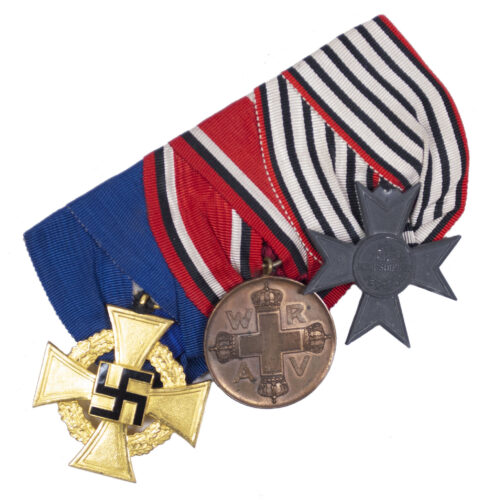 German medalbar Frackspange with Kriegshilfskreuz, Prussia Red Cross medal and Treue Dienst 40 Jahre Kreuz (Makerslabel GODET!)