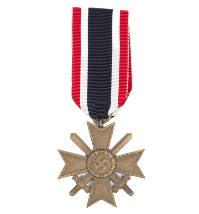 Kriegsverdienstkreuz mit Schwerter War Merit Cross with Swords (maker 18)
