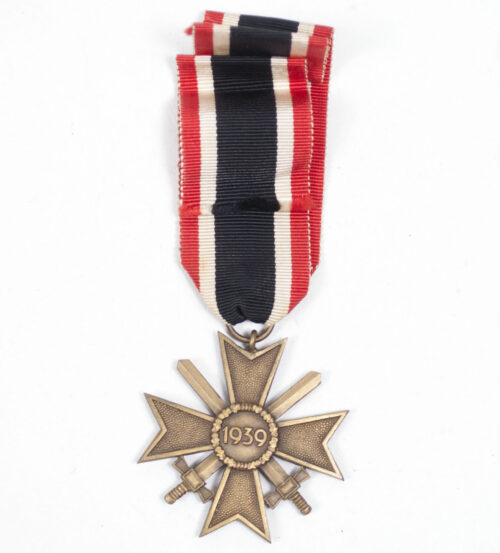 Kriegsverdienstkreuz mit Schwerter War Merit Cross with Swords (maker 51)