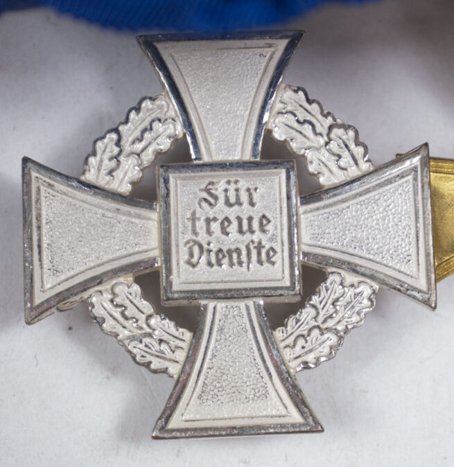 (Hessen) Medalbar with Kriegsehrenzeichen, Nichtkämpfer Ehrenkreuz, Dienstauszeichnung 25 Jahre, Treue Dienst 25 Jahre Kreuz
