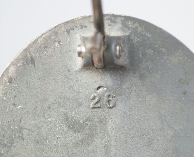 Verwundetenabzeichen in silber Woundbadge in silver 26 (Maker B.H. Mayer)