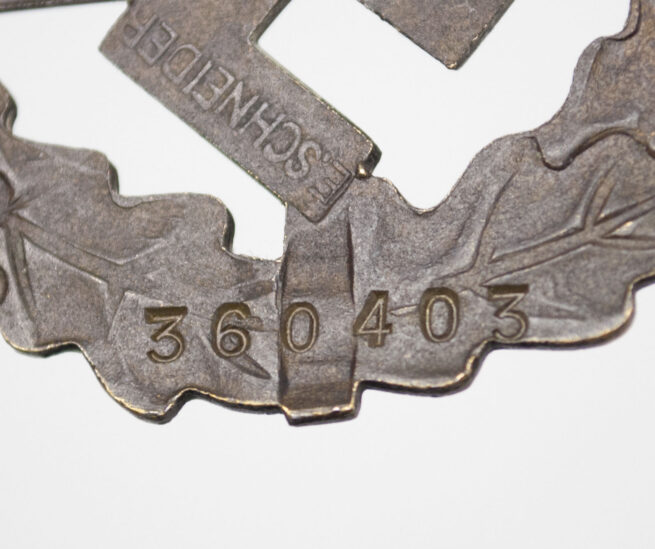 SA Sportabzeichen bronze #360403 (maker E. Schneider)