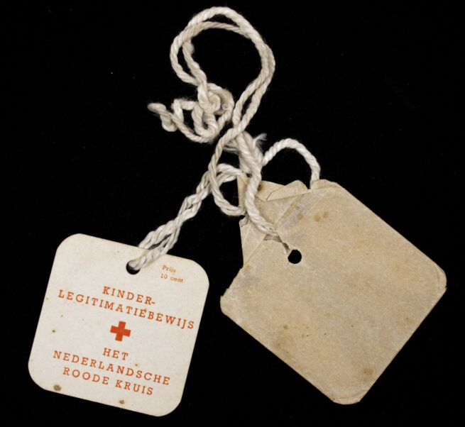 Het Nederlandsche Roode Kruis Kinder Legitimatiebewijs + documents LeeuwardenSt. Annaparochie (1944)