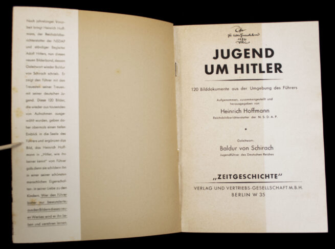 (Book) Jugend um Hitler - 120 Bilder von H. Hoffmann (1935)