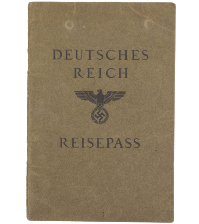 Deutsches Reich Reisepass with family passphoto (1939)