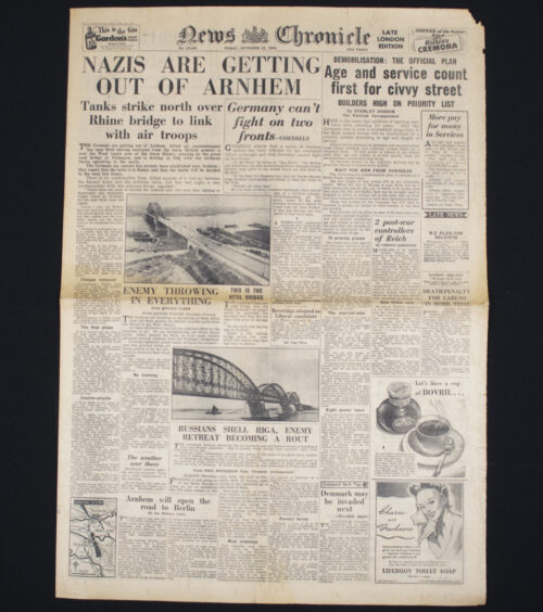 (Newspaper) Market Garden - News Chronicle - September 22 (1944) - NAZIS ARE GETTING OUT OF ARNHEM
