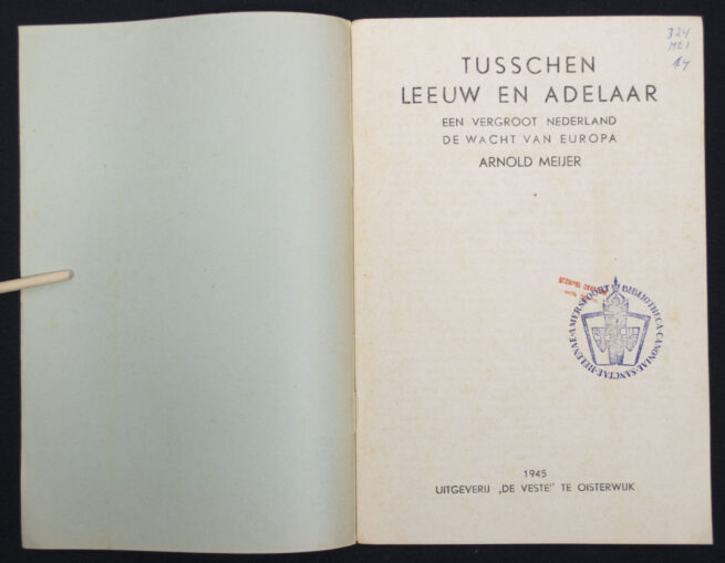 (Brochure) Zwart FrontNationaal Front - Tusschen Leeuw en Adelaar (1945)