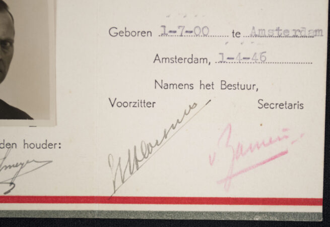Amsterdamsche-Bond-van-Oud-illegale-strijders-memberpass-with-passphoto-1945
