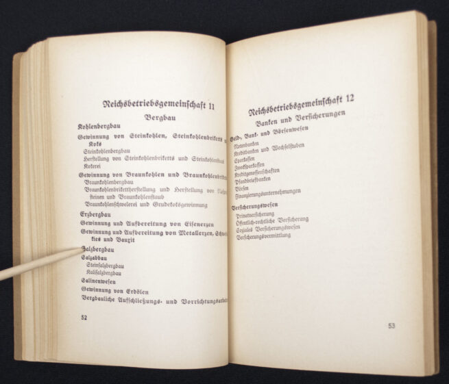 (Book) Organisation der Deutschen Arbeitsfront under N.S. Gemeinschaft Kraft durch Freude (1939)