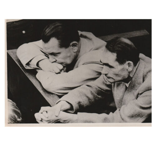 (Pressphoto) Nuremberg Trials - Hermann Goering + Rudolf Hess (2)