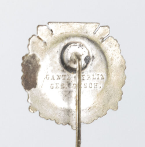 Reichstreubund ehemaliger Berufssoldaten (RTB) 10 year membership badge In good condition. Pin not pictured but long and undamaged.