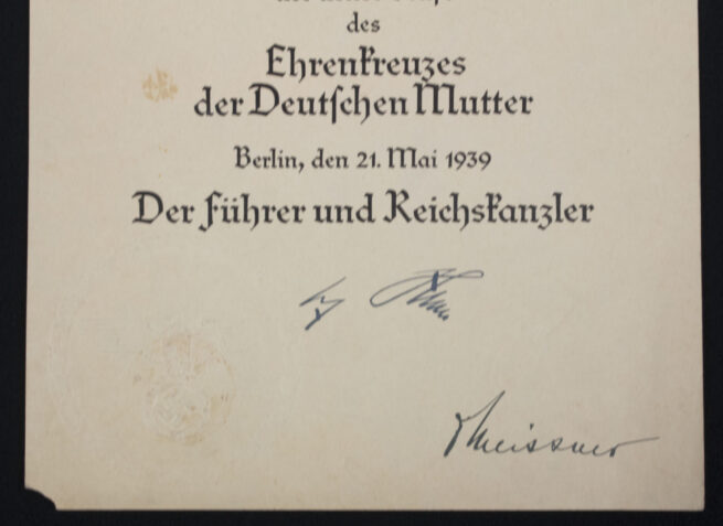 Citation-group-from-one-family-with-citations-of-Mutterkreuz-goldene-Treudienst-Medaille-1.-oktober