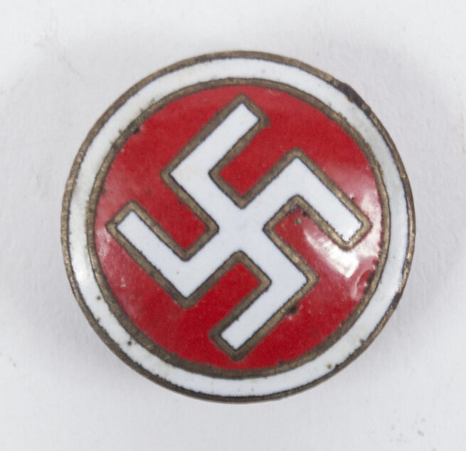 (Denmark) DNSAP – Danmarks Nationalsocialistiske Arbejderparti non-translucent enamel 15mm memberbadge buttonhole variation