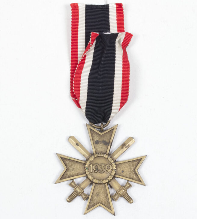 Kriegsverdienstkreuz-KVK-mit-Schwerter-War-Merit-Cross-with-swords-MM-67-H.-Kreisel