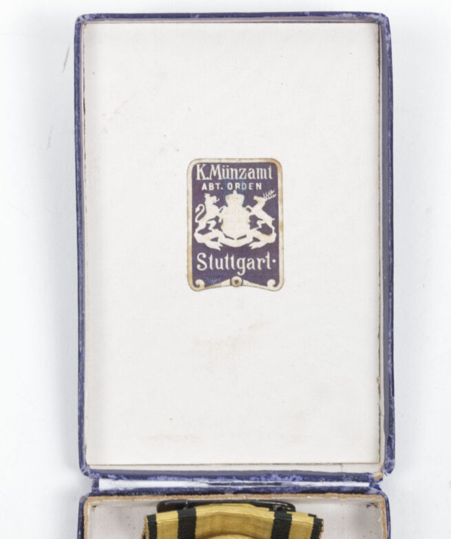 Württemberg-Wilhelmskreuz-ohne-Schwerter-für-Kriegsverdienst-case-maker-K.-Münzamt-Stuttgart