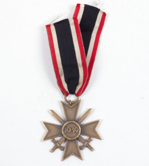 Kriegsverdienstkreuz-KVK-mit-Schwerter-War-Merit-Cross-with-swords