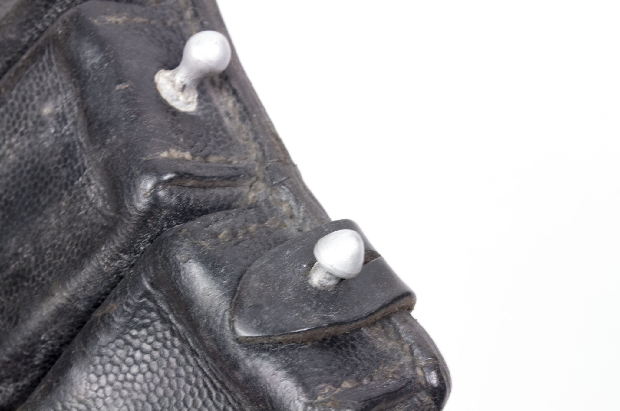 Kriegsmarine-KM-K98-Pouch-marked-Gustav-schele-Lederwarenfabrik-Loburg-1939