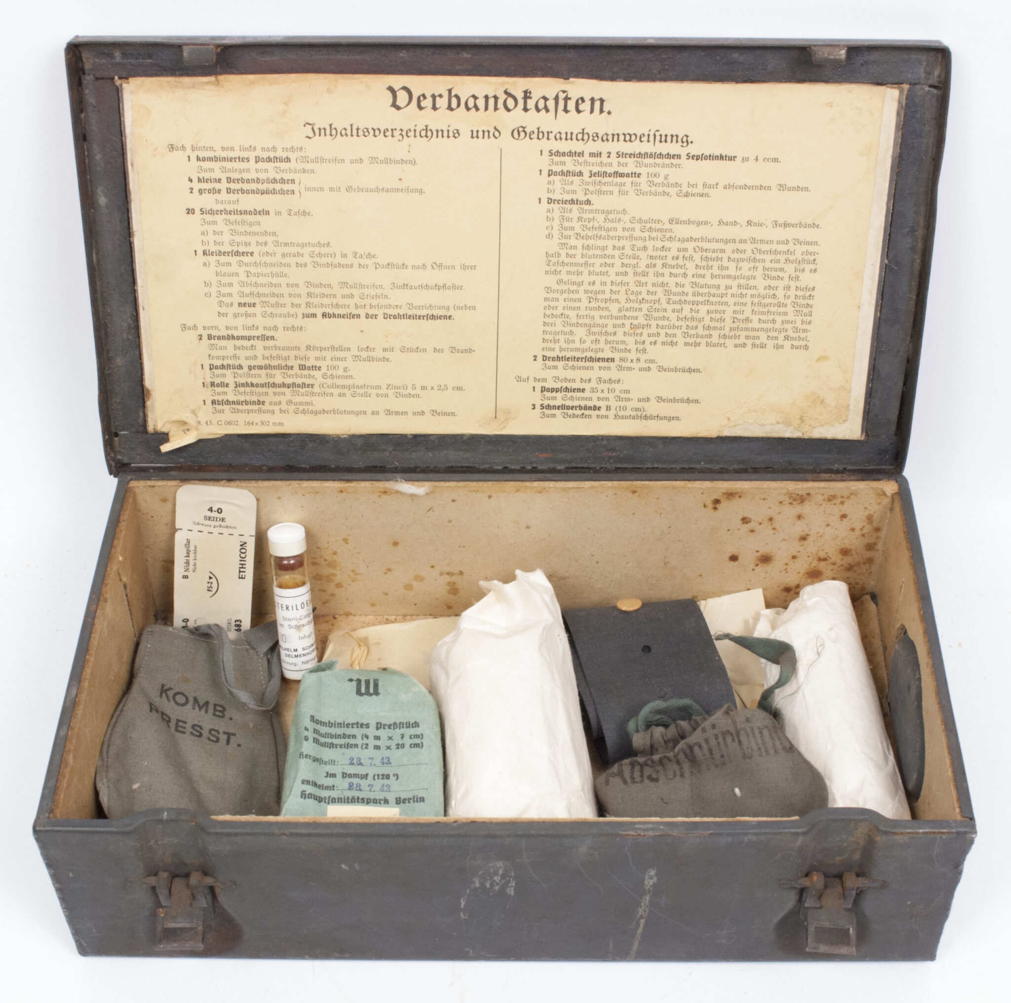 WWII-German-Red-Cross-Verbandkasten