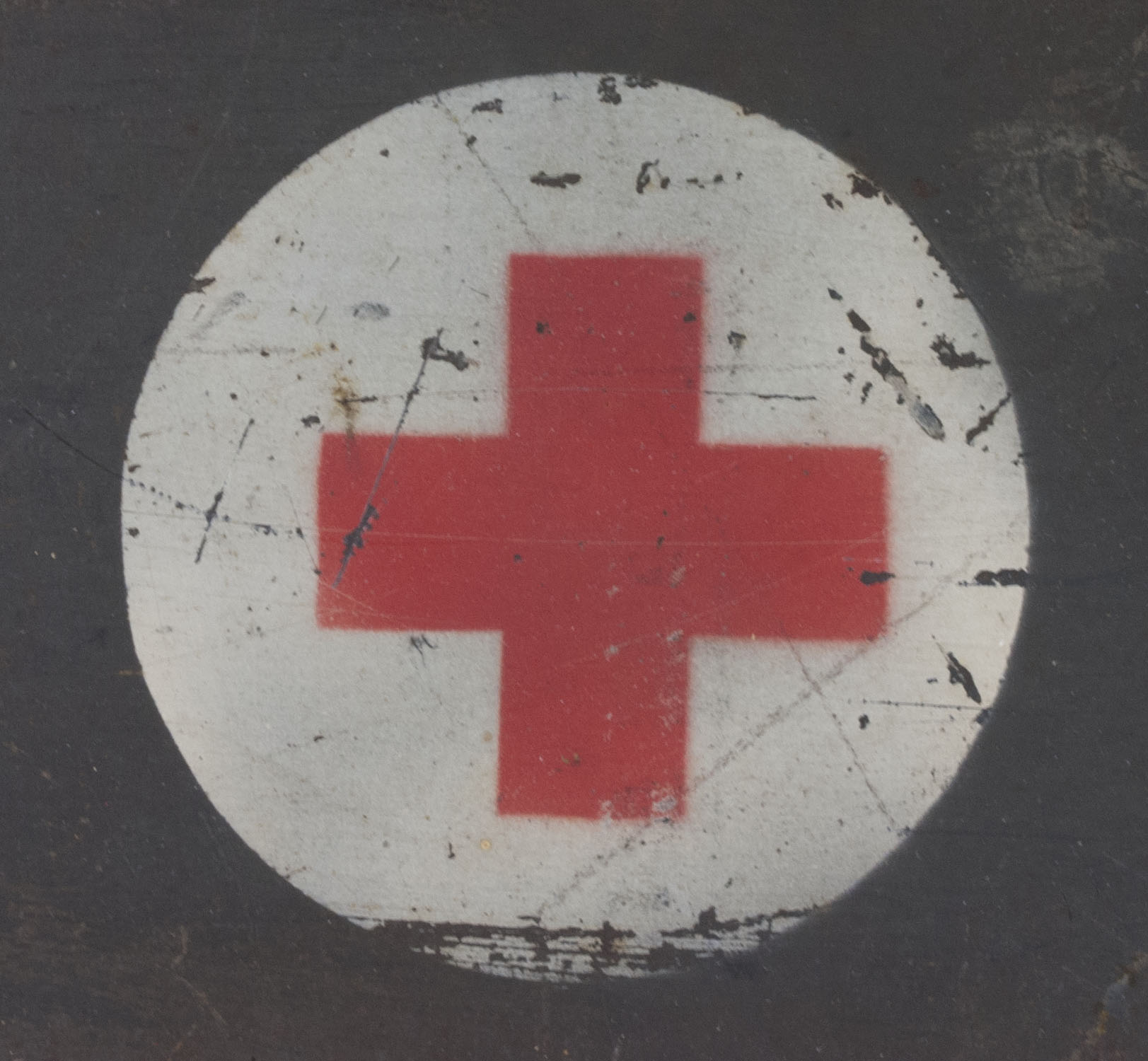 WWII-German-Red-Cross-Verbandkasten