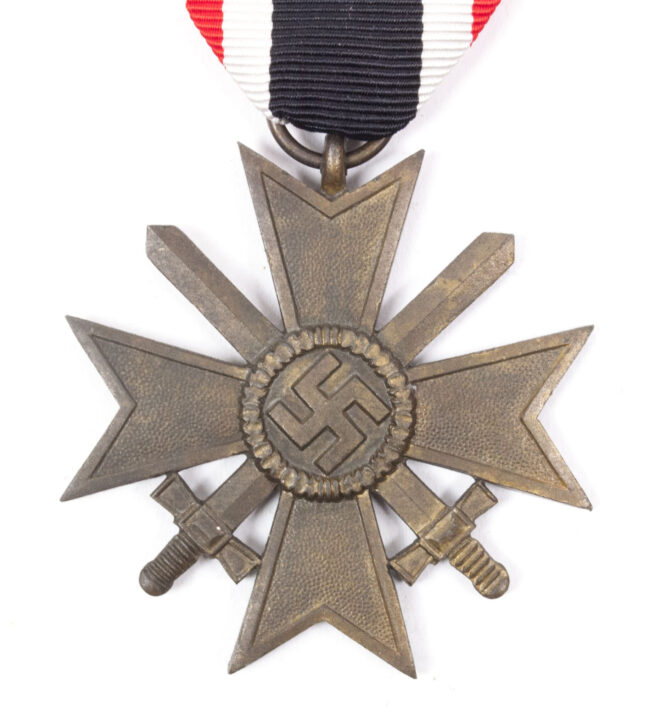 Kriegsverdienstkreuz (KVK) mit Schwerter War Merit Cross with swords MM15 (Friedrich Orth)