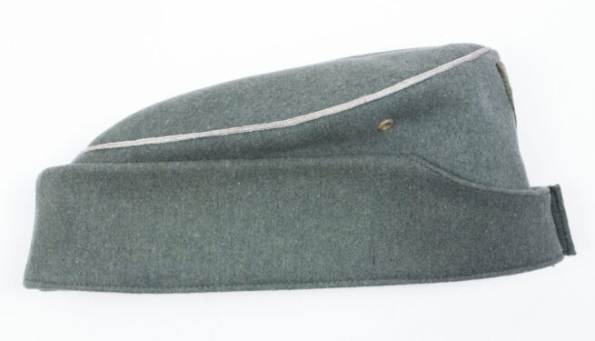 WH (Heer) officers privat issue moleskin sidecap with trapezoid insignia