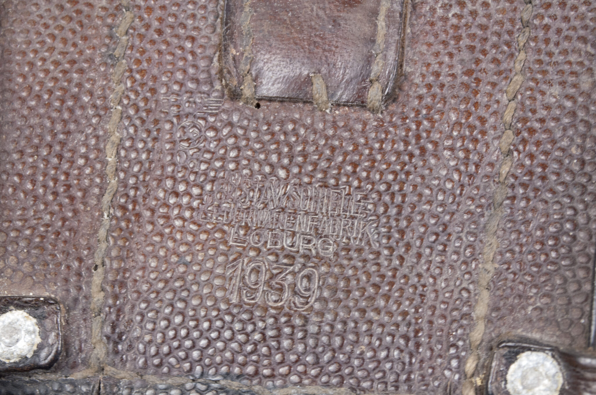 Kriegsmarine-KM-K98-Pouch-marked-Gustav-schele-Lederwarenfabrik-Loburg-1939