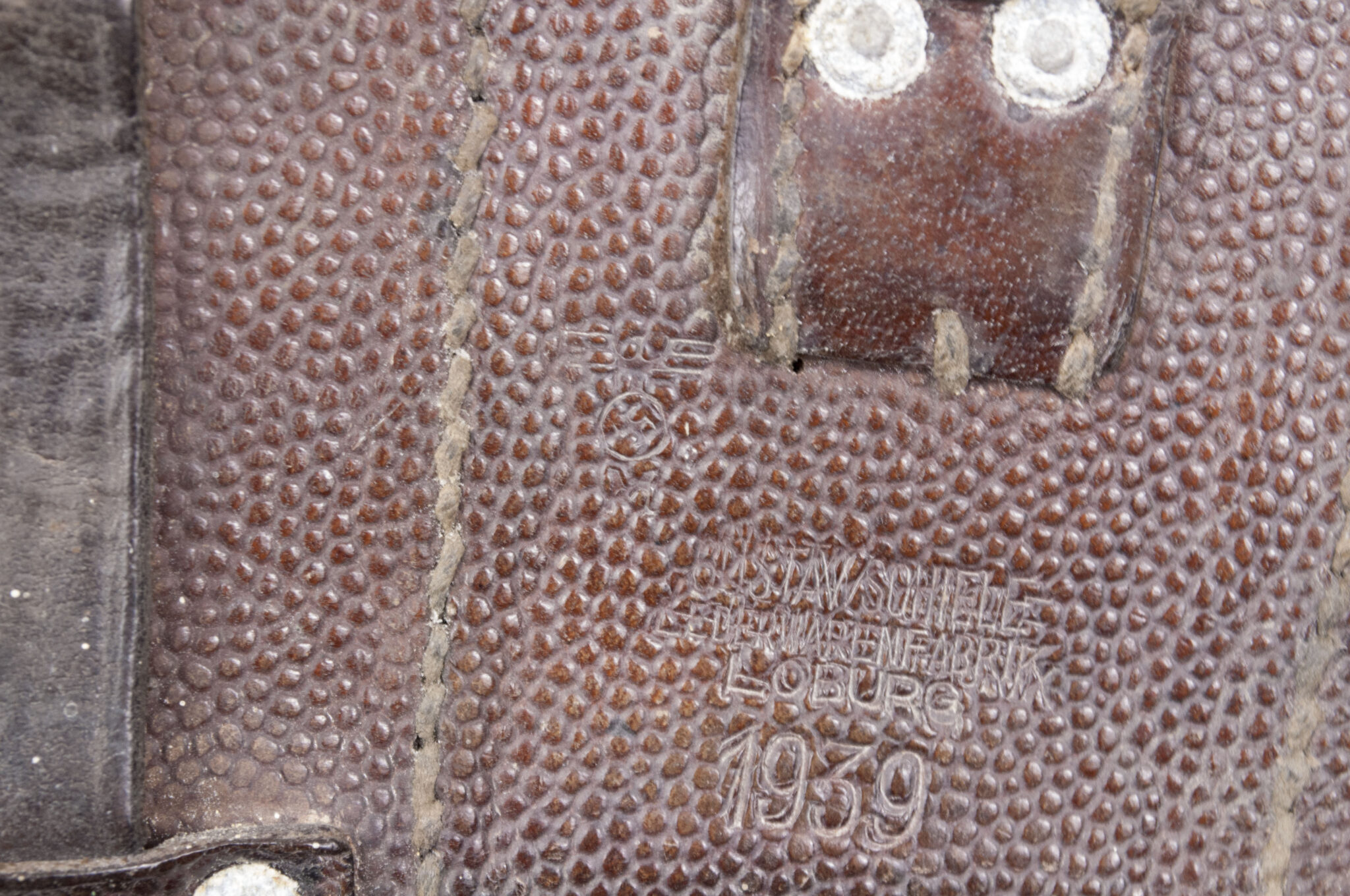 Kriegsmarine-KM-K98-Pouch-marked-Gustav-schele-Lederwarenfabrik-Loburg-1939