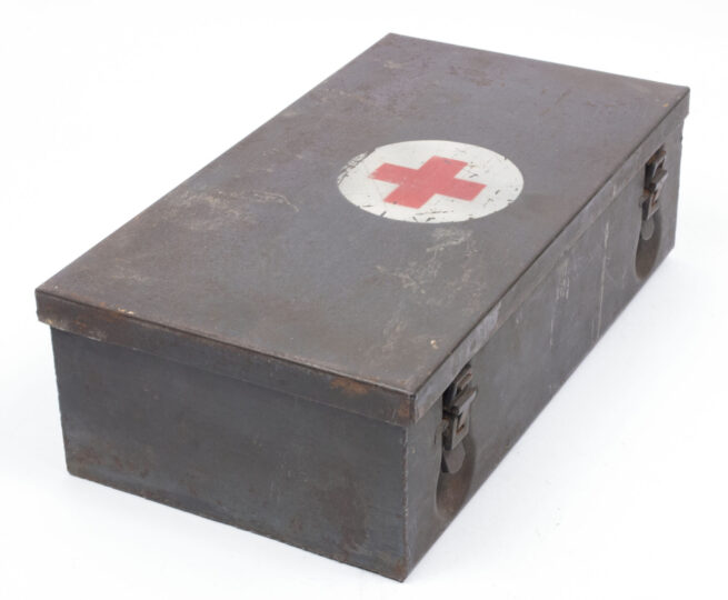 WWII-German-Red-Cross-Verbandkasten