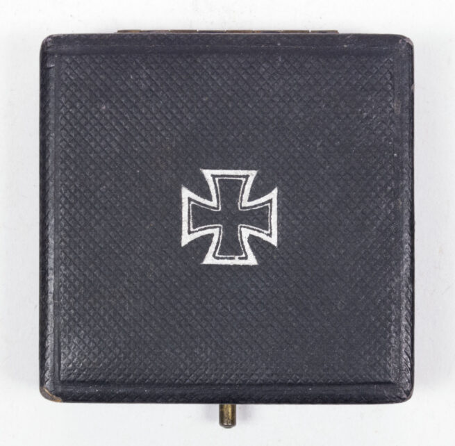 WWI Eisernes Kreuz Erste Klasse (EK1) Iron Cross first Class (Maker “KO”) + case