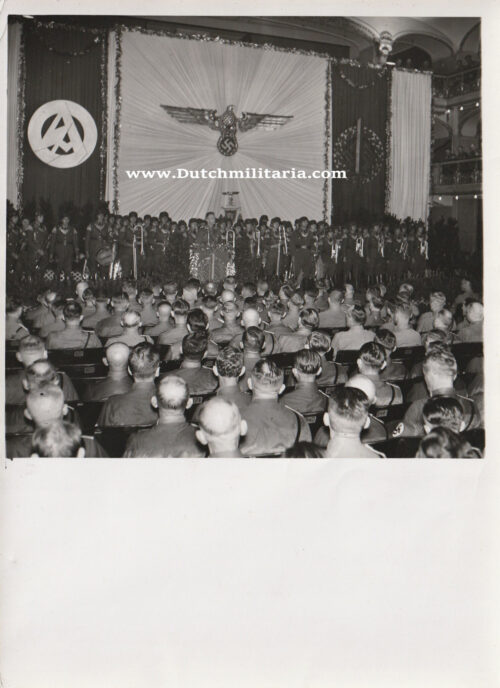 (Pressphoto) "SA meeting" Bilddienst Reichsprotektor Prag (18 x 13,5 centimeters)