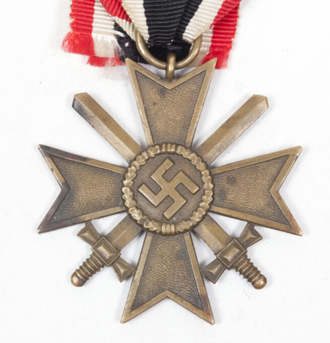 Kriegsverdienstkreuz (KVK) mit Schwerter War Merit Cross with swords MM 89 (Rudolf Richter)