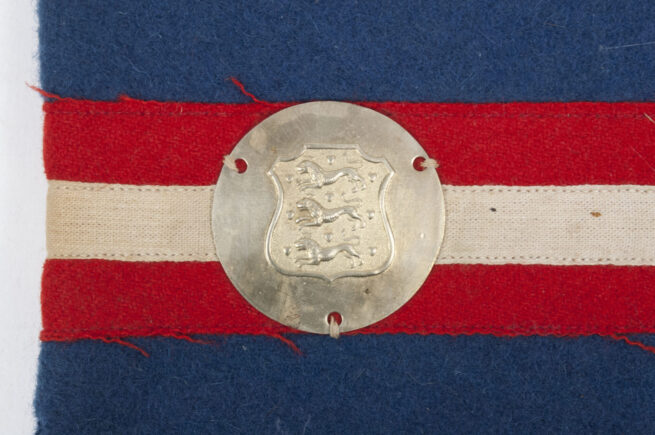 (Denmark) WW2 Danish Resistance Modstandsbevægelsen member Armband with metallic lions-insignia