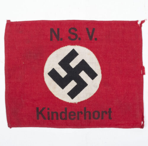 Nationalsozialistische Volkswohlfahrt (N.S.V.) Kinderhort (daycare) small flag