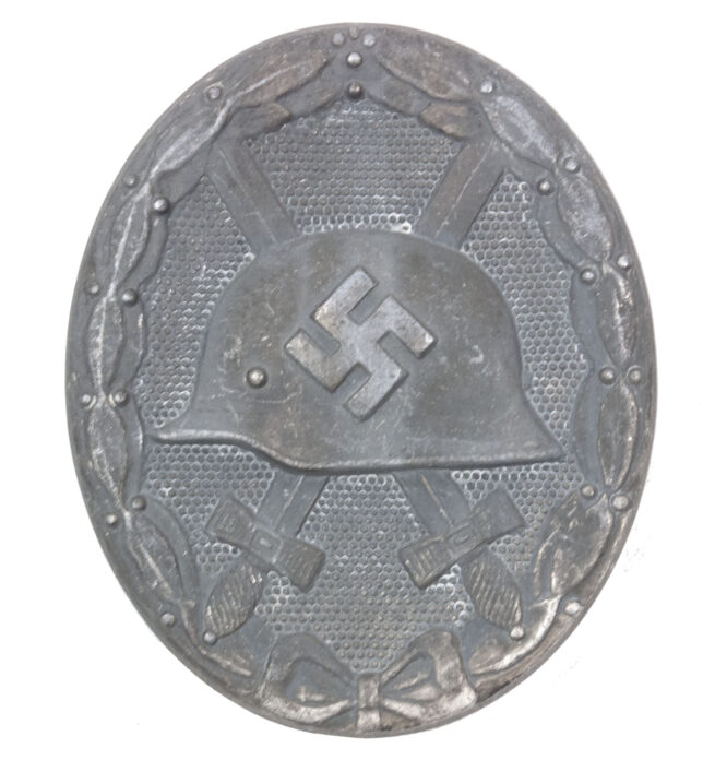 Verwundetenabzeichen silber (VWA) Woundbadge in silver 107 (maker Carl Wild)